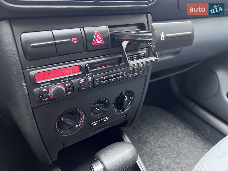 Хетчбек SEAT Leon 2001 в Львові