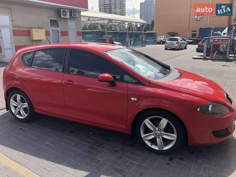 Хетчбек SEAT Leon 2008 в Києві