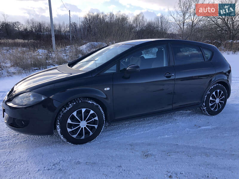 Хэтчбек SEAT Leon 2006 в Радивилове