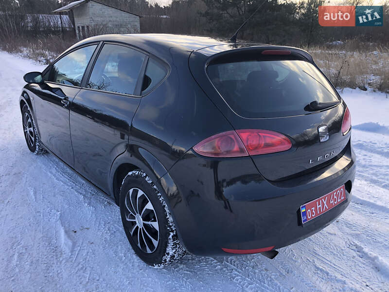 Хэтчбек SEAT Leon 2006 в Радивилове