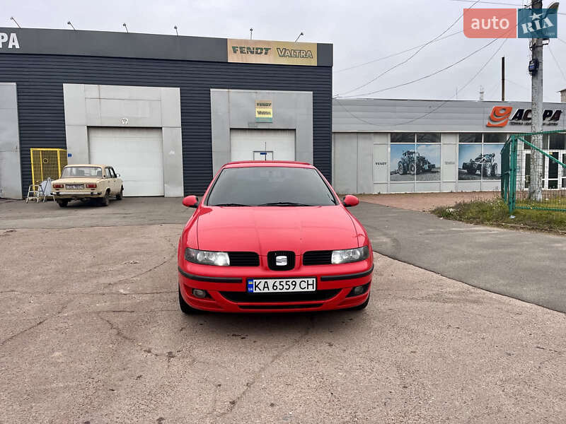 Хэтчбек SEAT Leon 2003 в Киеве