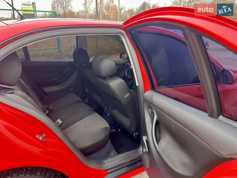 Хэтчбек SEAT Leon 2003 в Киеве