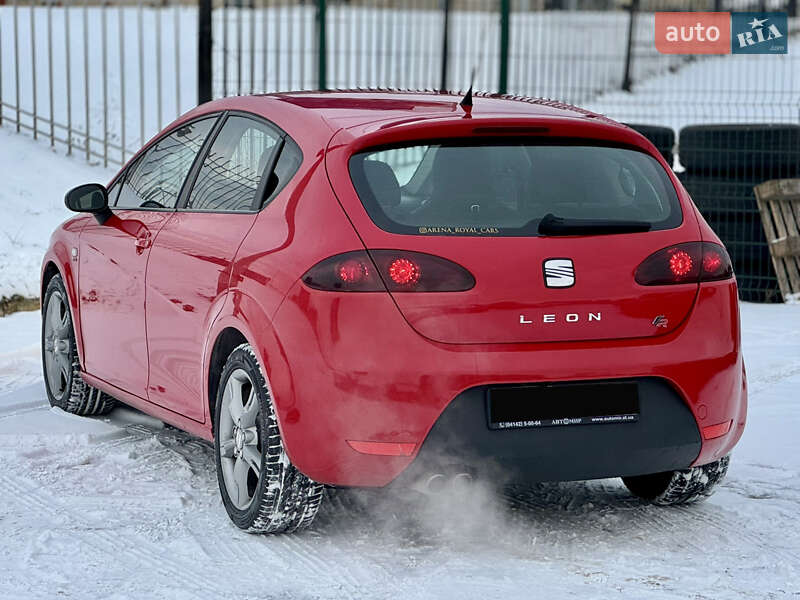 Хэтчбек SEAT Leon 2006 в Киеве