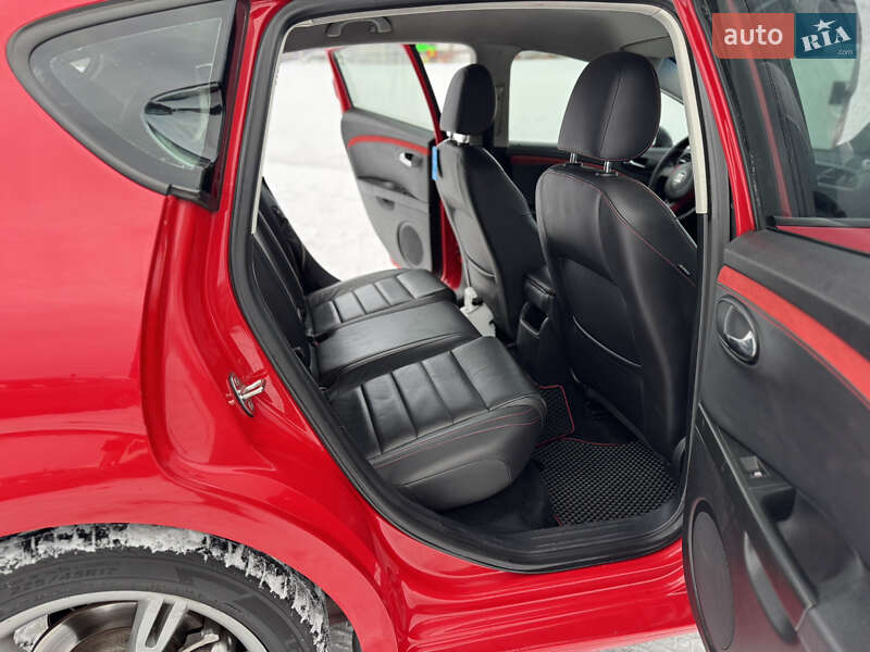 Хэтчбек SEAT Leon 2006 в Киеве