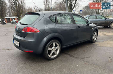 Хэтчбек SEAT Leon 2006 в Харькове