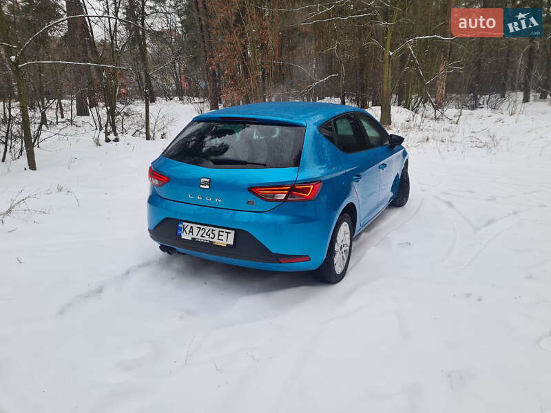 Хэтчбек SEAT Leon 2015 в Киеве