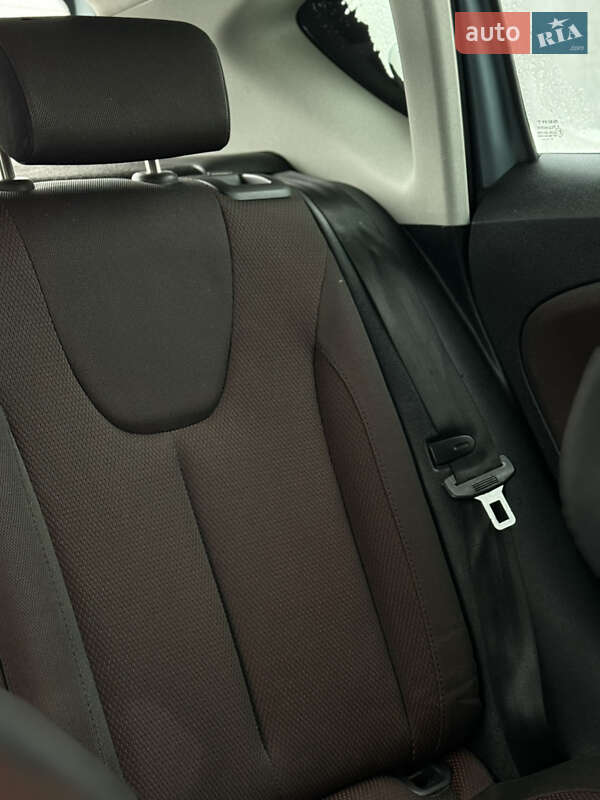 Хэтчбек SEAT Leon 2005 в Корсуне-Шевченковском