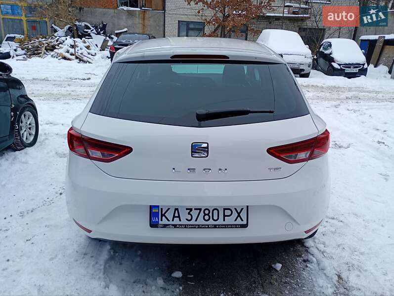 Хэтчбек SEAT Leon 2015 в Киеве