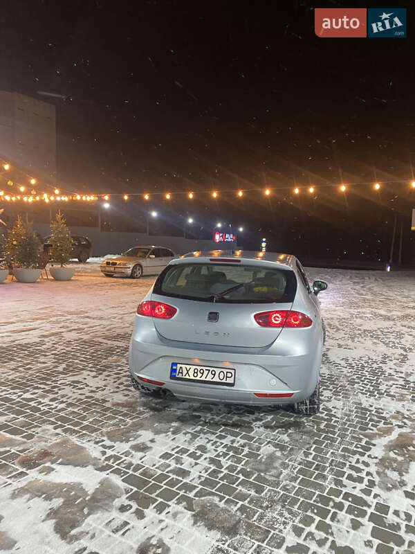 Хэтчбек SEAT Leon 2010 в Харькове