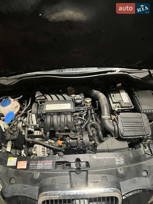 Хэтчбек SEAT Leon 2008 в Киеве