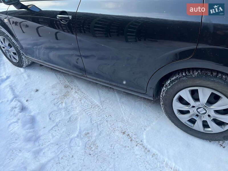 Хэтчбек SEAT Leon 2008 в Киеве