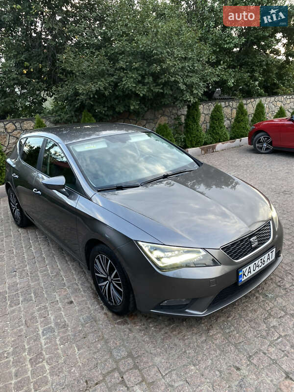 Хэтчбек SEAT Leon 2014 в Первомайске