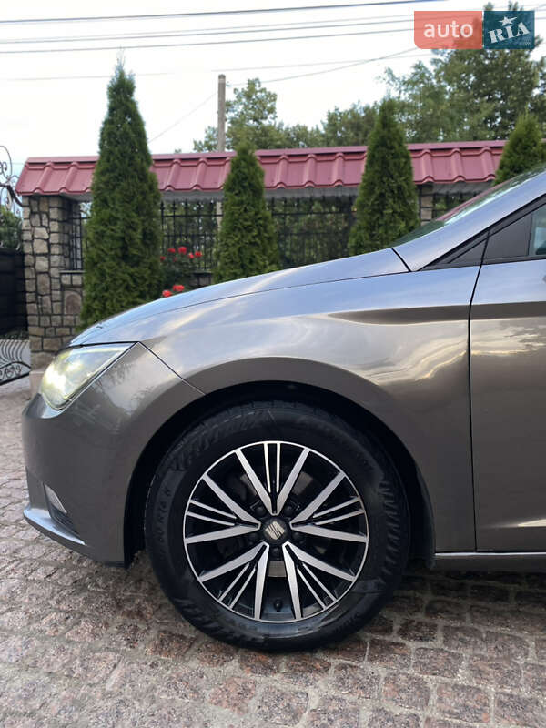 Хэтчбек SEAT Leon 2014 в Первомайске