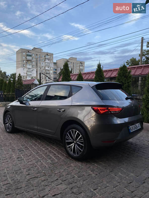 Хэтчбек SEAT Leon 2014 в Первомайске