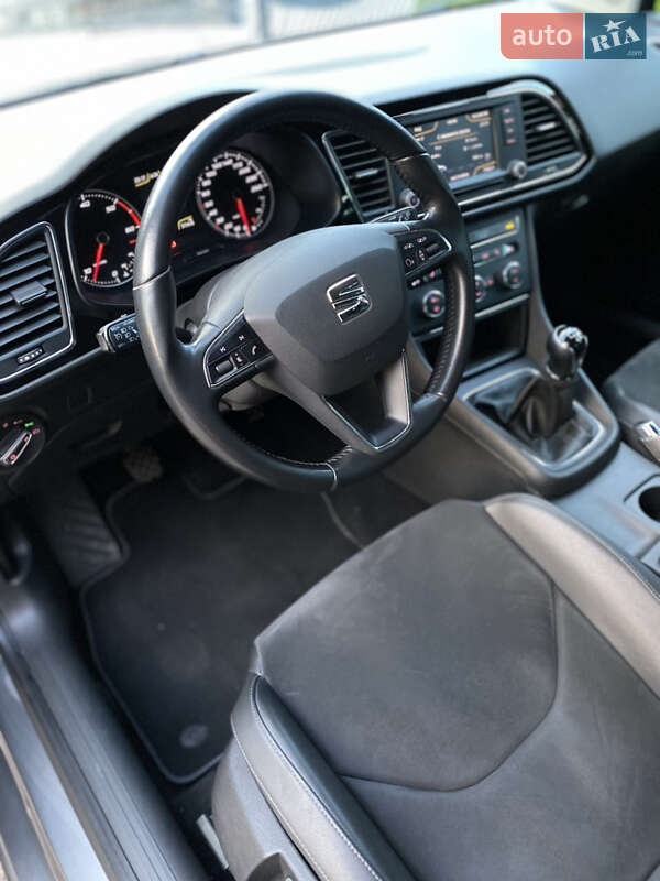 Хэтчбек SEAT Leon 2014 в Первомайске