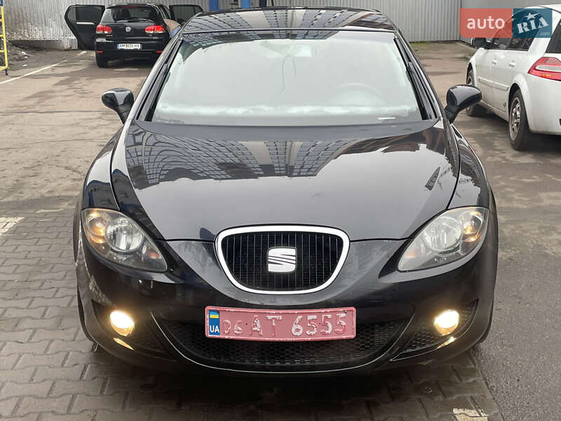 Хэтчбек SEAT Leon 2007 в Житомире