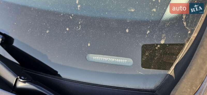 Хэтчбек SEAT Leon 2016 в Киеве