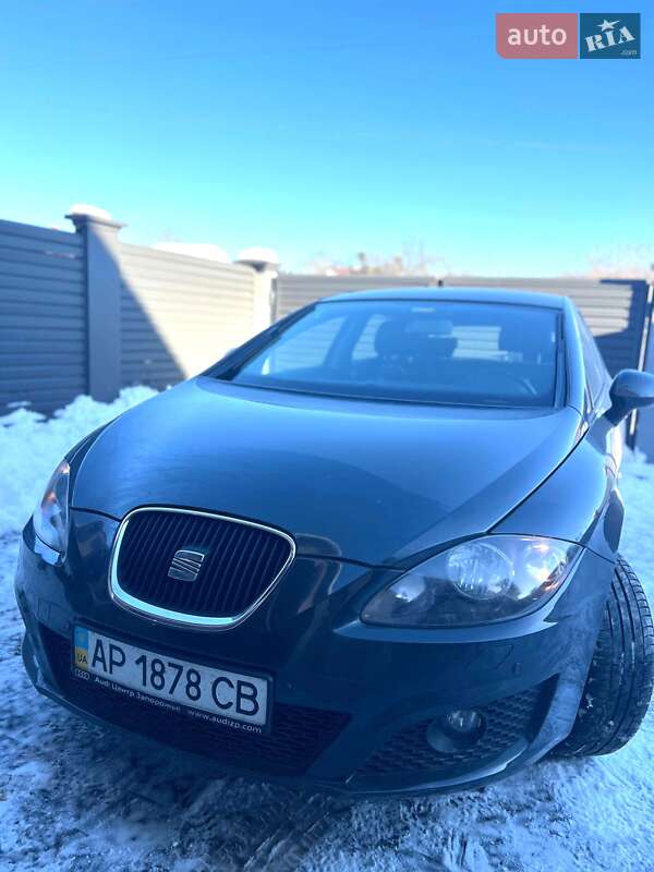 Хэтчбек SEAT Leon 2011 в Львове
