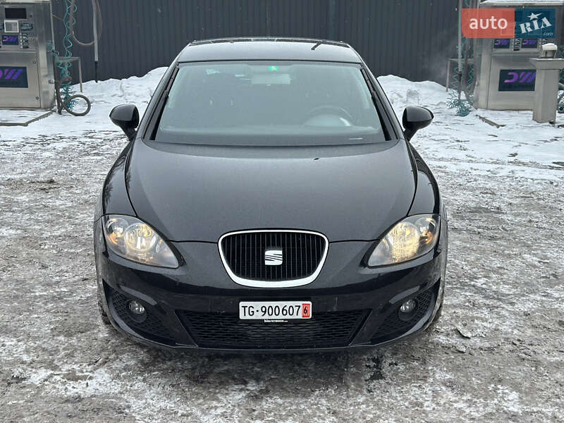 Хетчбек SEAT Leon 2009 в Кам'янському