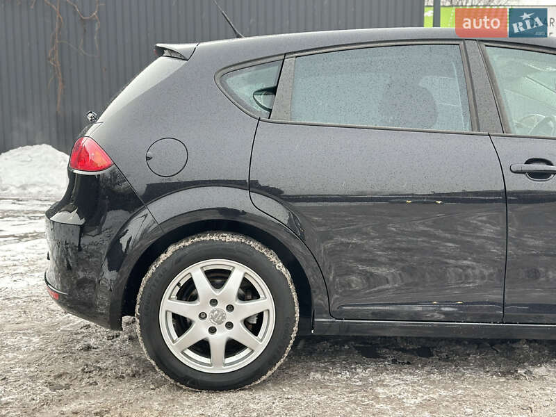 Хетчбек SEAT Leon 2009 в Кам'янському