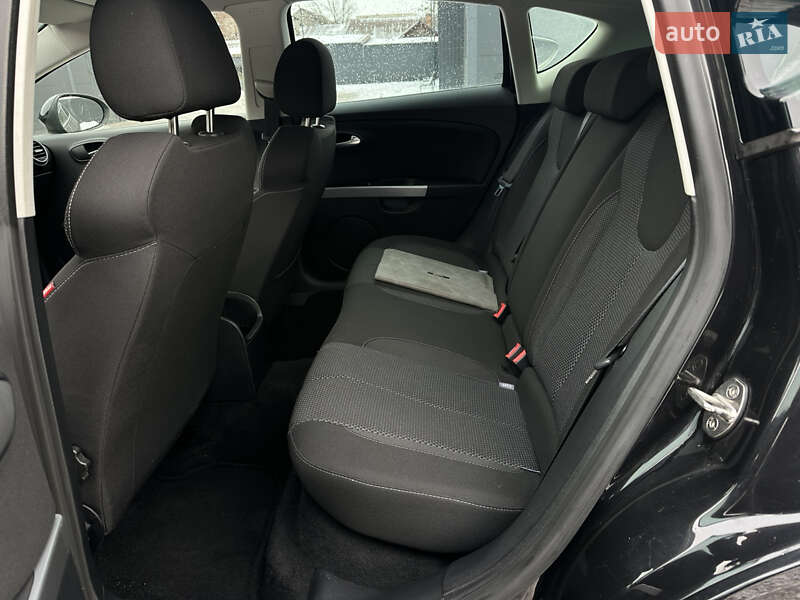 Хетчбек SEAT Leon 2009 в Кам'янському