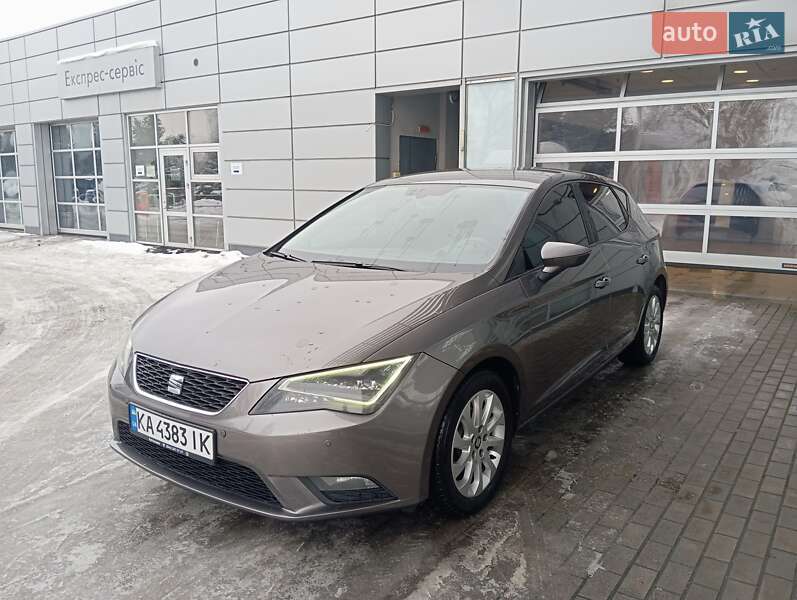 Хэтчбек SEAT Leon 2015 в Киеве
