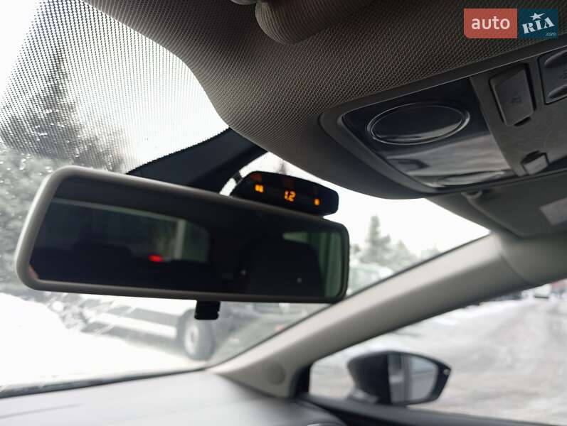 Хэтчбек SEAT Leon 2015 в Киеве