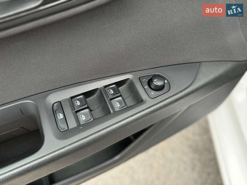 Хетчбек SEAT Leon 2013 в Харкові