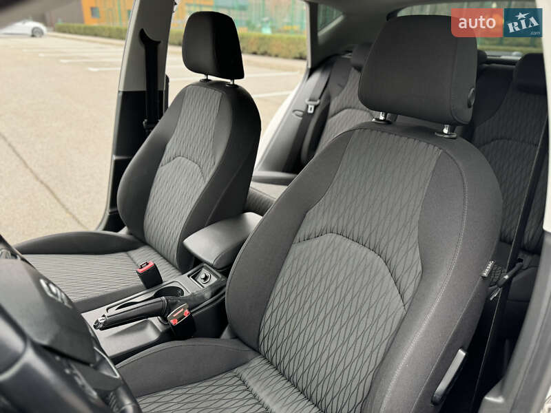 Хетчбек SEAT Leon 2013 в Харкові