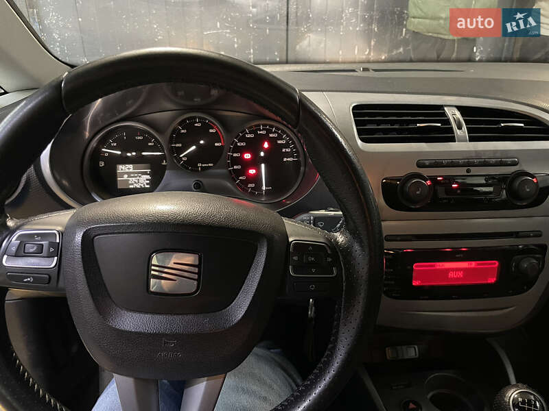 Хетчбек SEAT Leon 2010 в Львові