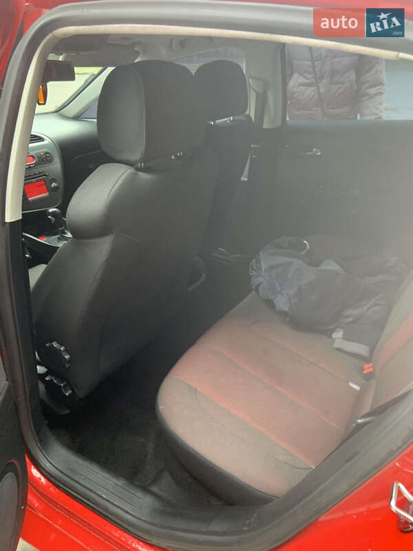 Хэтчбек SEAT Leon 2006 в Ужгороде