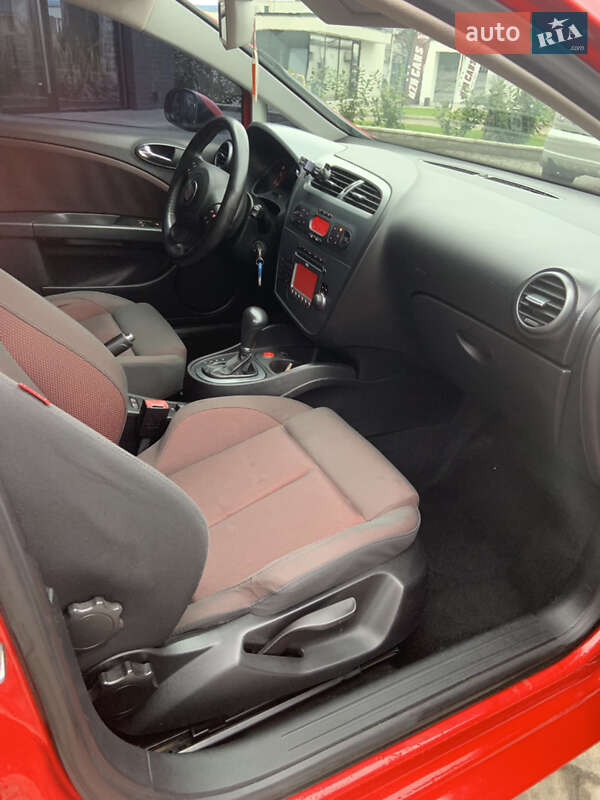 Хэтчбек SEAT Leon 2006 в Ужгороде