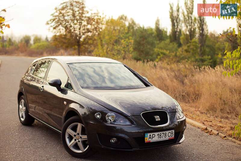 Хэтчбек SEAT Leon 2011 в Львове