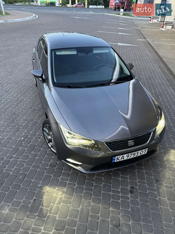Хетчбек SEAT Leon 2015 в Києві
