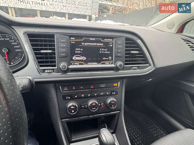 Хэтчбек SEAT Leon 2016 в Киеве