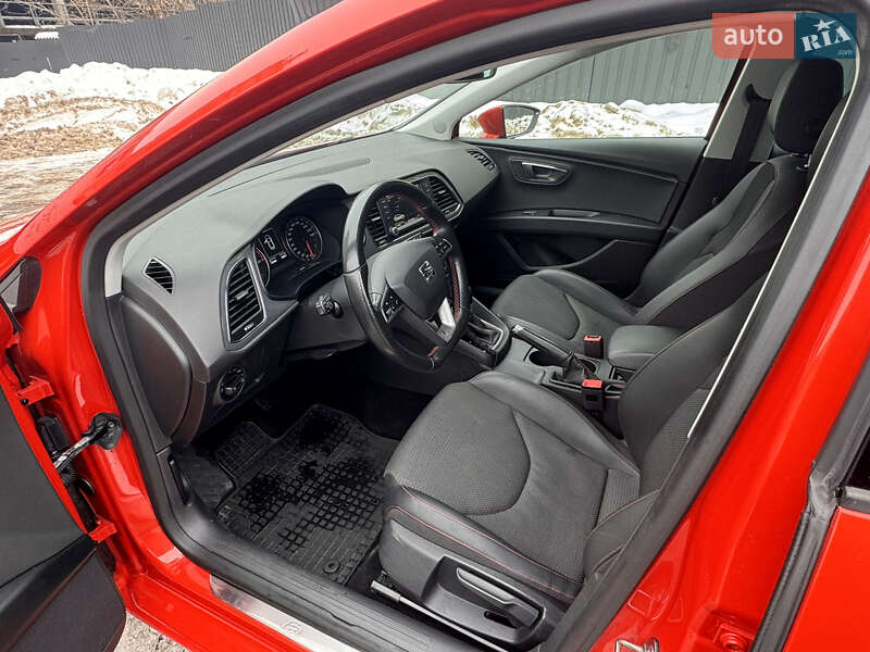 Хэтчбек SEAT Leon 2016 в Киеве