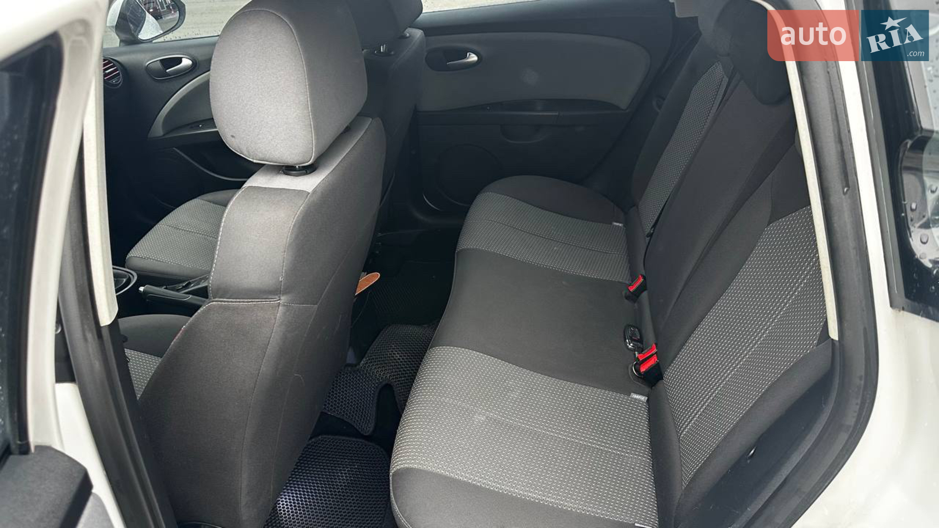 2011 SEAT Leon - мініатюра 12