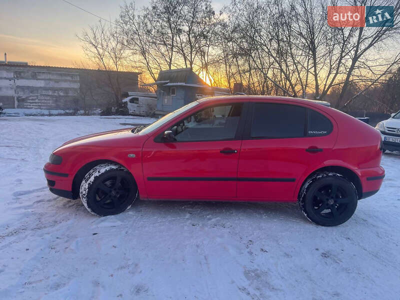 Хетчбек SEAT Leon 2000 в Дніпрі