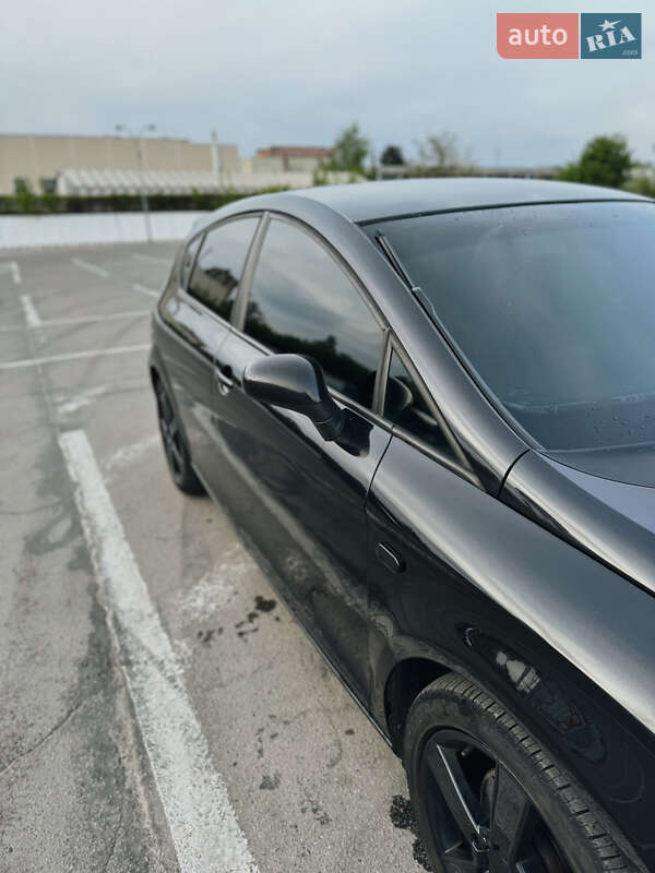 Хэтчбек SEAT Leon 2006 в Полтаве