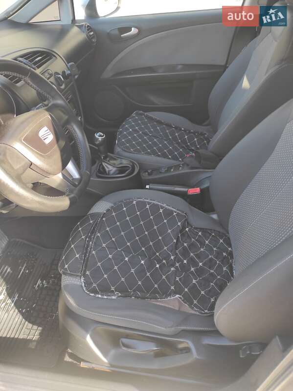 Хетчбек SEAT Leon 2011 в Дрогобичі