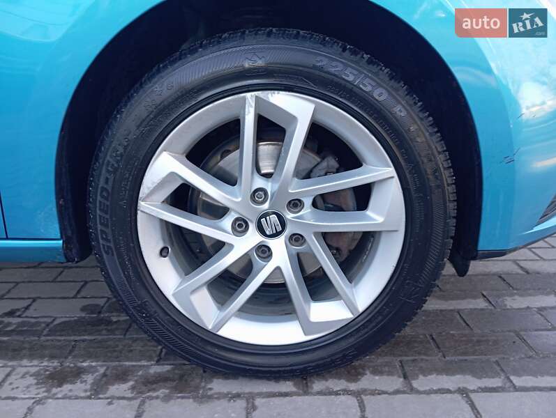 Хетчбек SEAT Leon 2016 в Києві