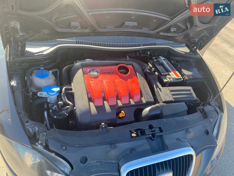 Хэтчбек SEAT Leon 2006 в Коростене