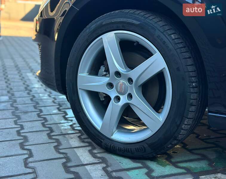 Хэтчбек SEAT Leon 2010 в Каменском