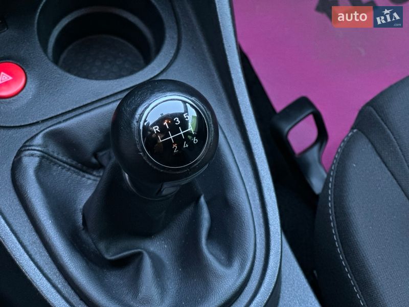 Хэтчбек SEAT Leon 2010 в Каменском