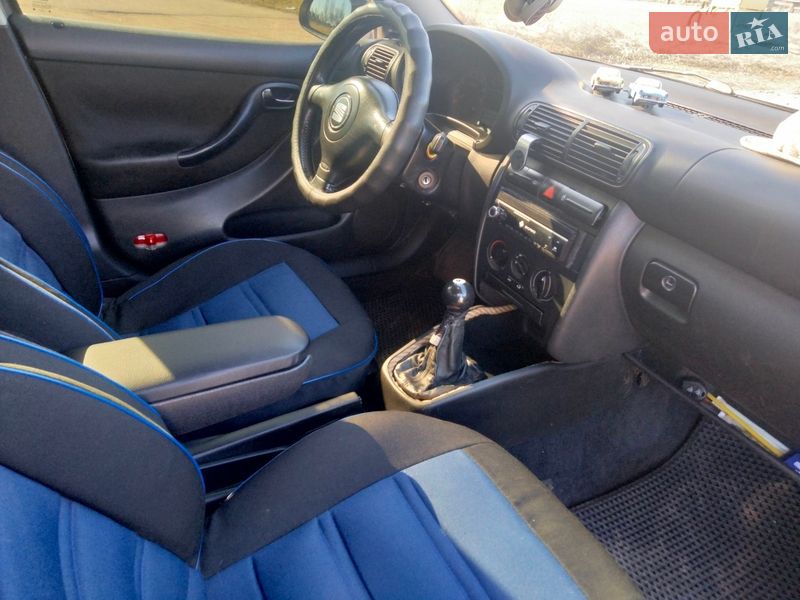 Хетчбек SEAT Leon 2003 в Дніпрі
