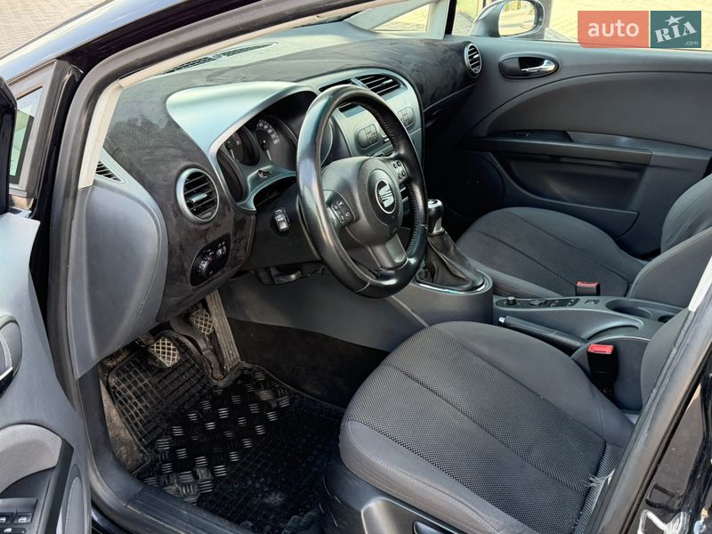 Хэтчбек SEAT Leon 2008 в Кременчуге