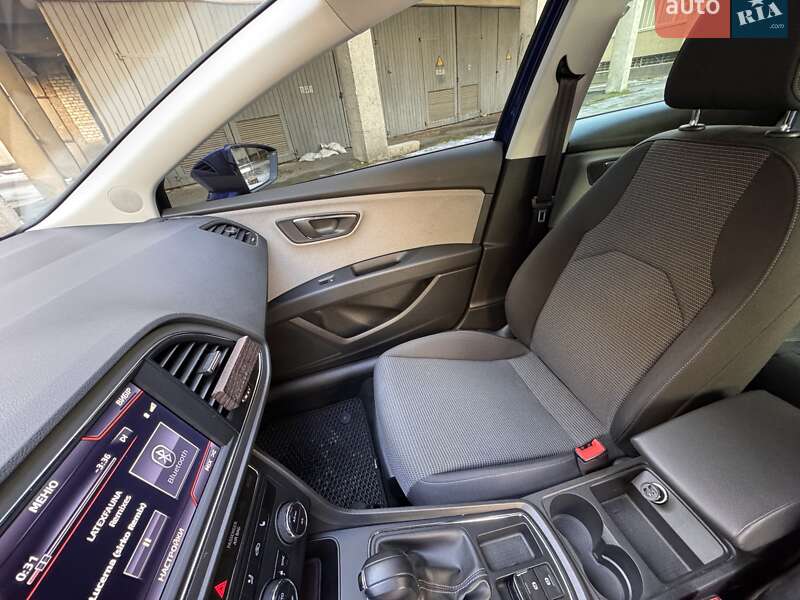 Хэтчбек SEAT Leon 2017 в Киеве