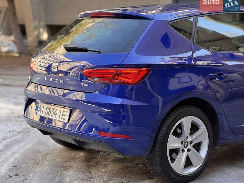 Хэтчбек SEAT Leon 2017 в Киеве