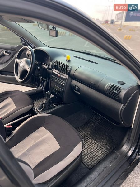 Хэтчбек SEAT Leon 2003 в Львове