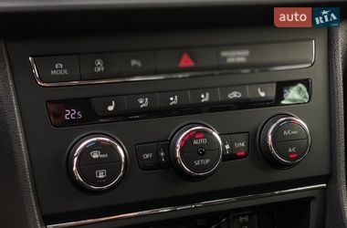 Хэтчбек SEAT Leon 2016 в Днепре